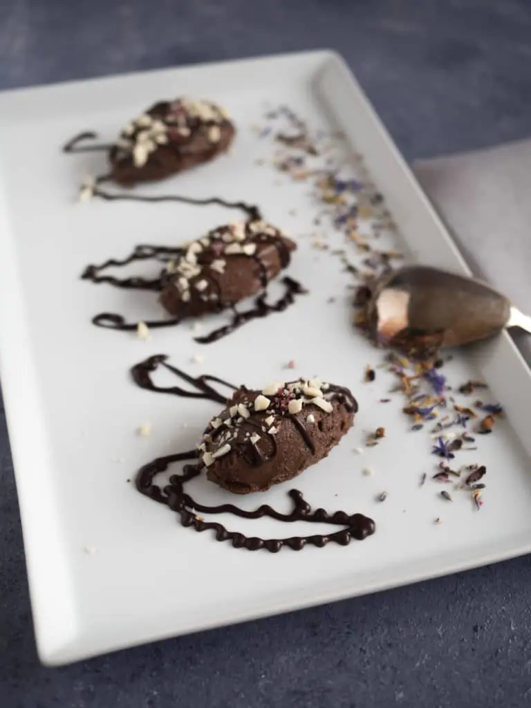 Erdnuss Mousse au Chocolate