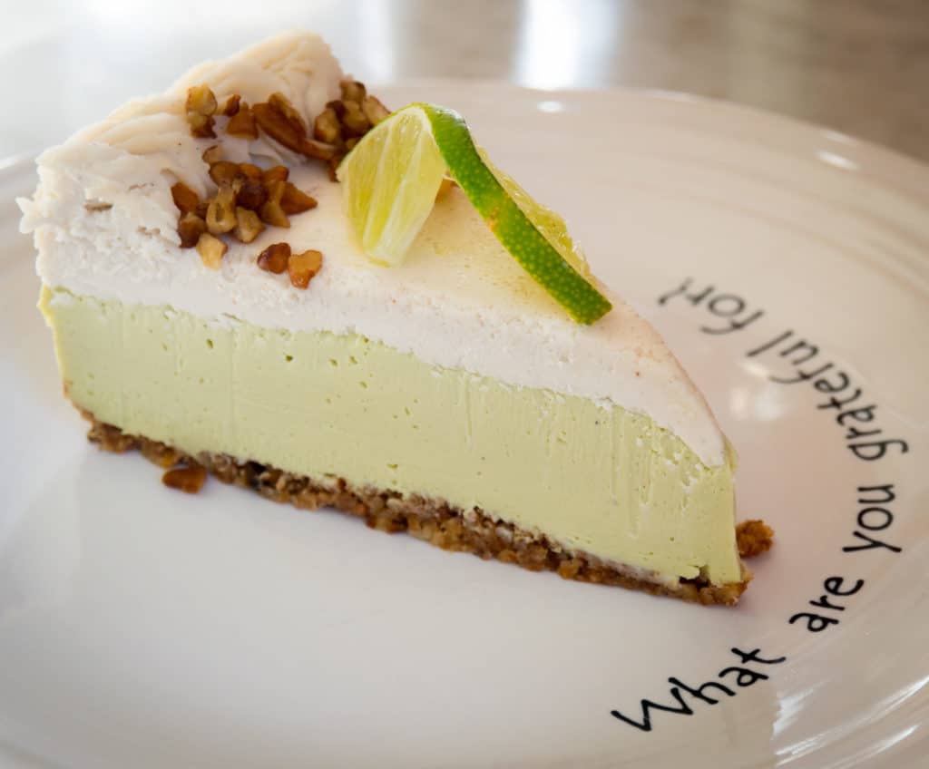 Limettenkuchen ohne backen: der Key Lime Pie aus dem Café Gratitude