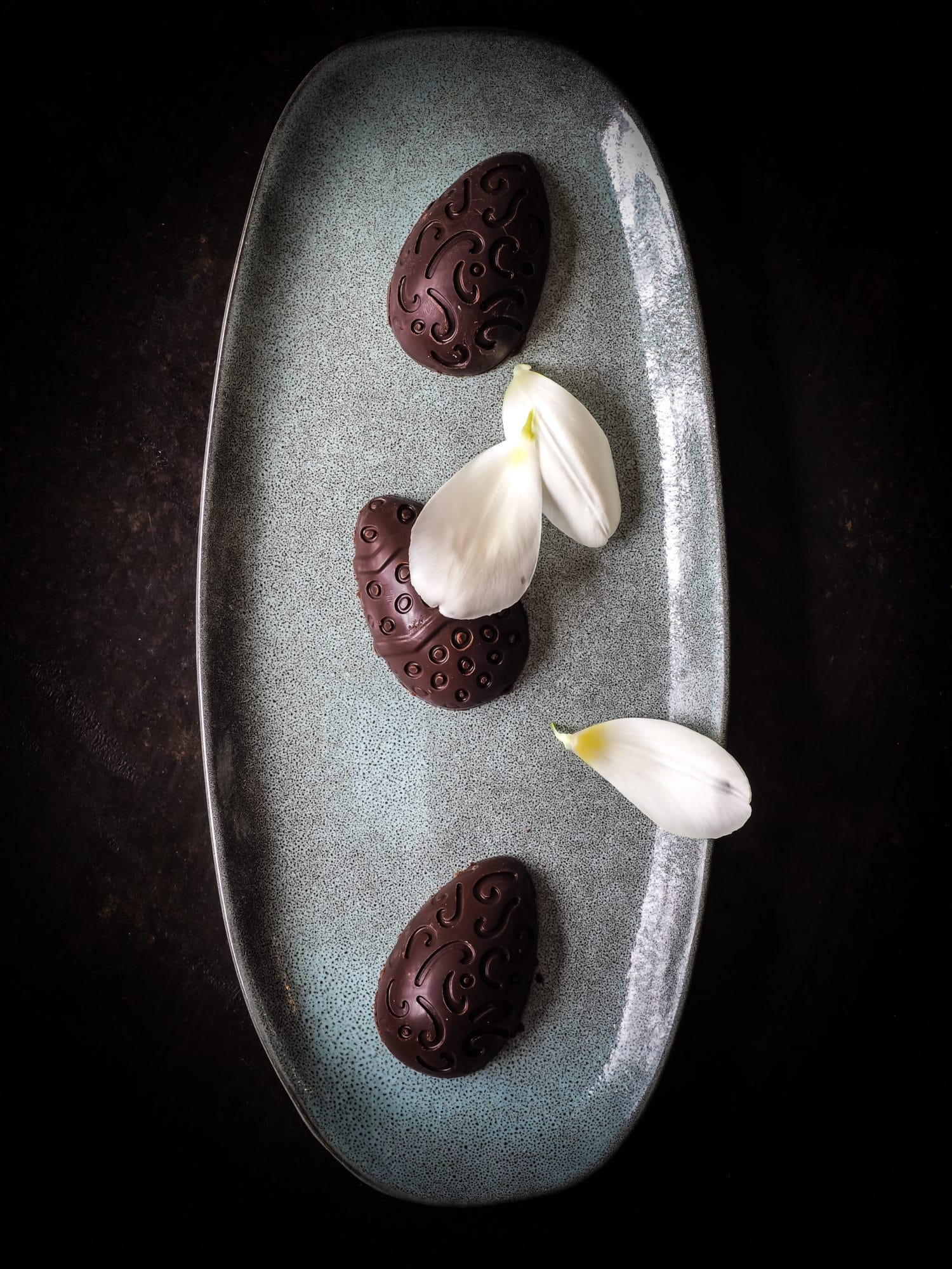 Ostereier mit Salted Caramel und Schokomousse Füllung