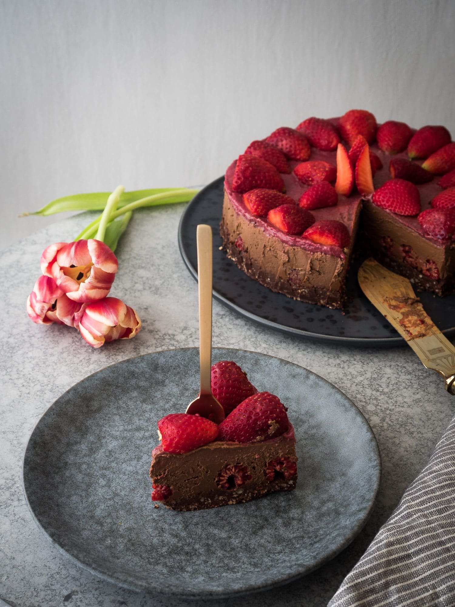 Schoko-Erdbeer Kuchen im Anschnitt