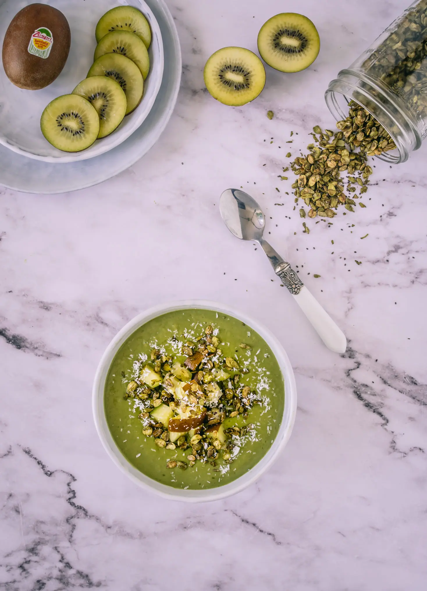 Matcha Muesli Bowl mit Zespri