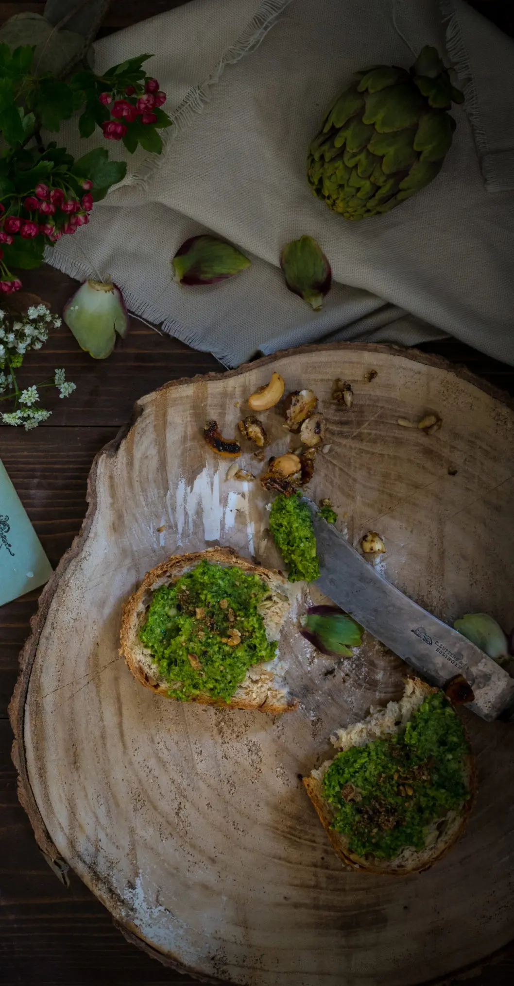 veganes grünkohl pesto mit Artischocke und Koriander