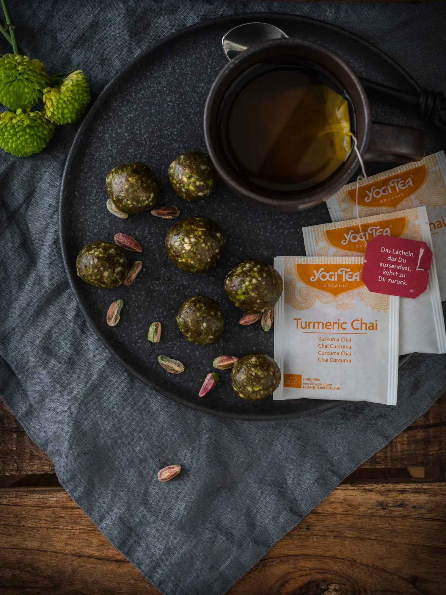 Ayurveda Energyballs mit YOGI TEA 