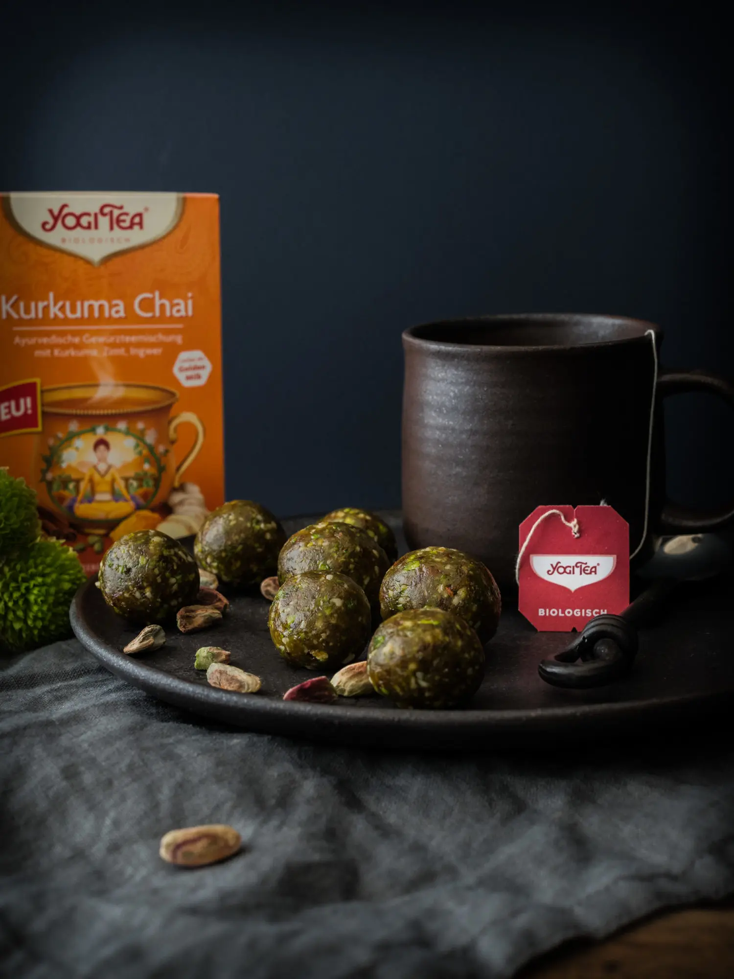 Ayurveda Energyballs und Tee von YOGI TEA 