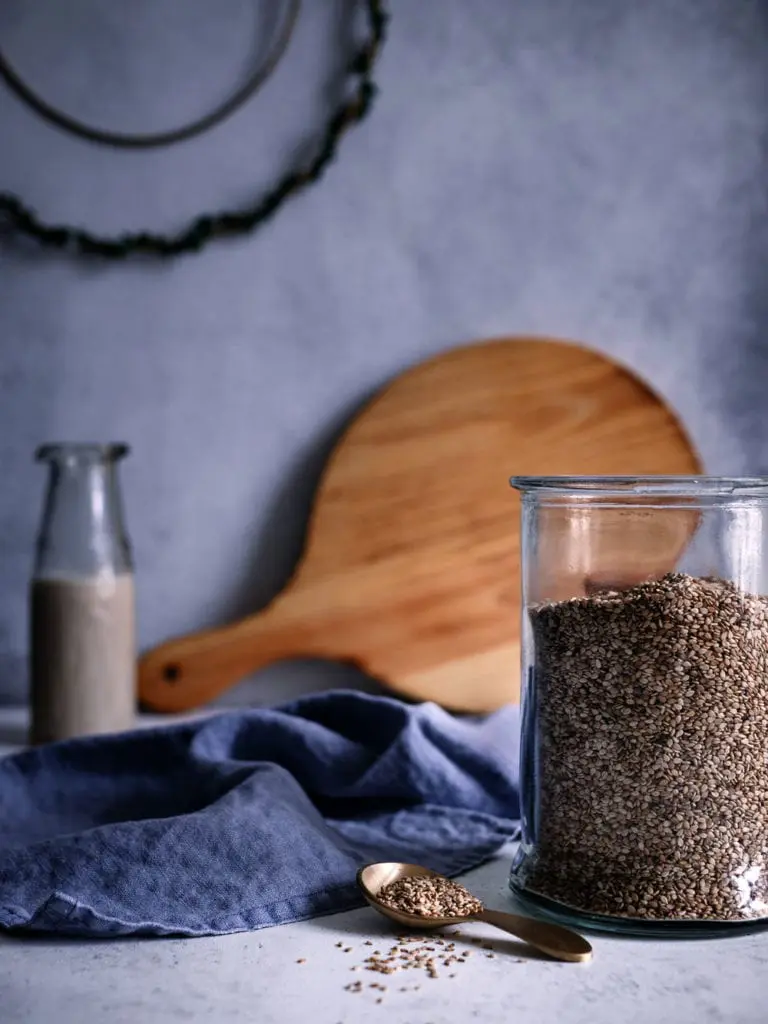 Sesammilch einfach selber machen aus Sesamsamen