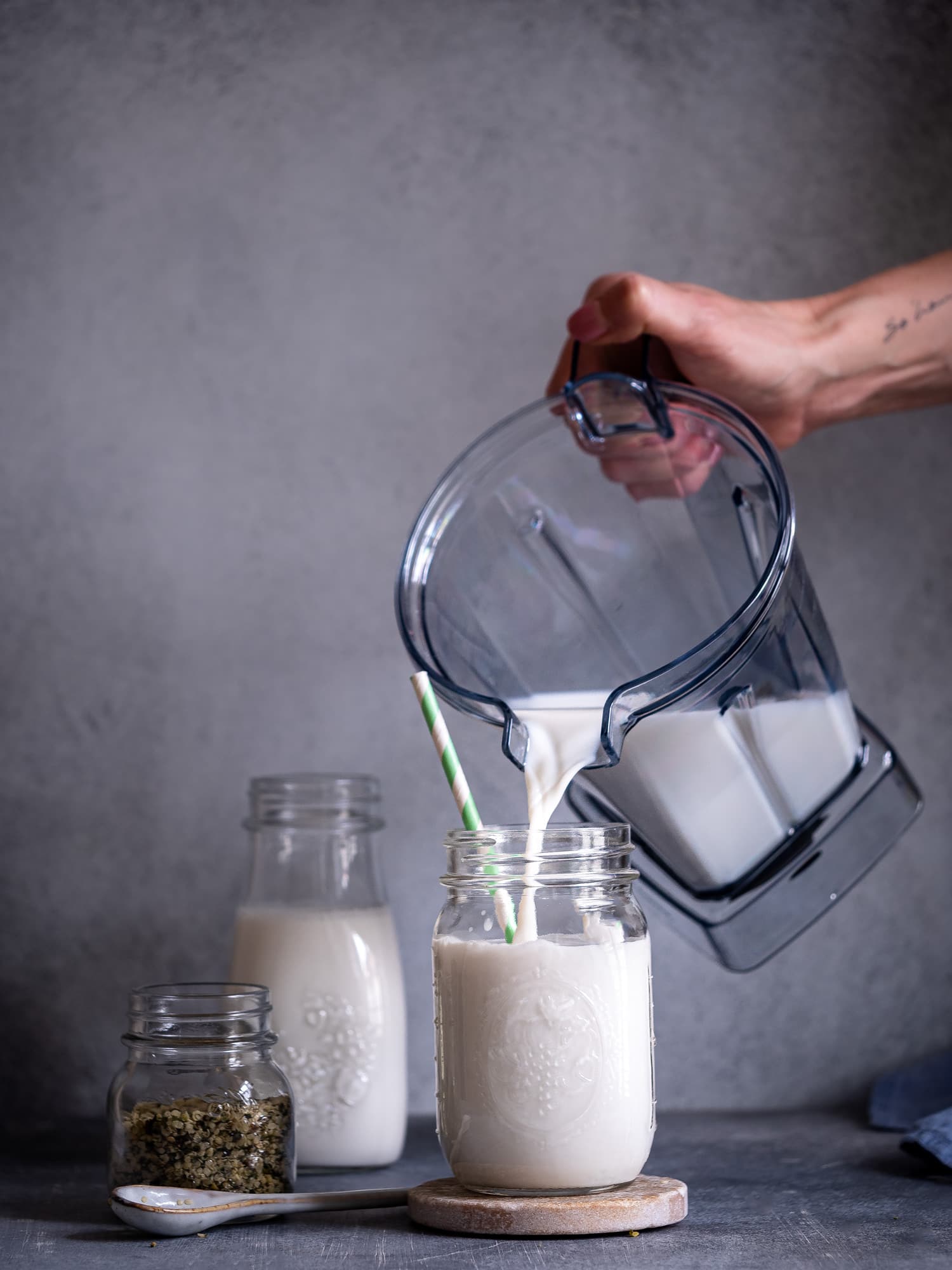 Hanfmilch aus dem Mixer