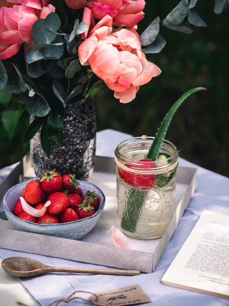 Aloe Vera Saft, Rheinfels Quelle und Erdbeeren.