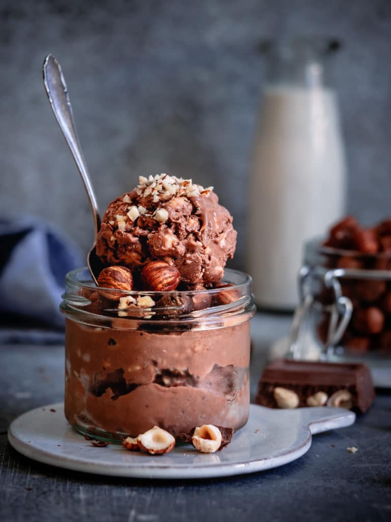 Veganes Schokoeis in der Schale @happy.mood.food