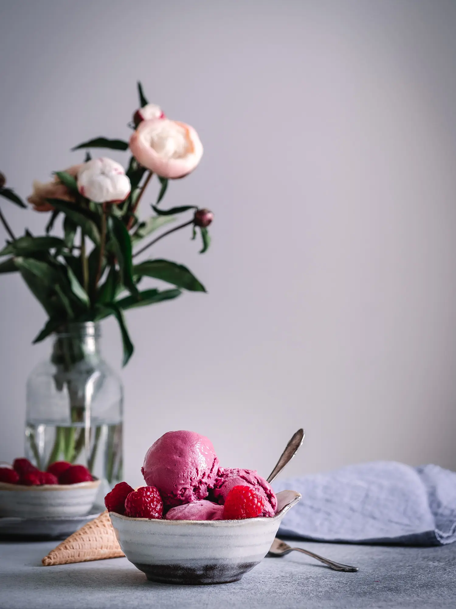 Skyreis mit Himbeeren. Veganes Eisrezept.