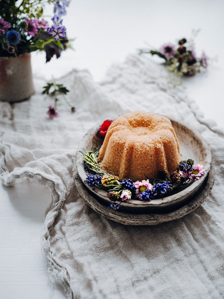 Vanille Mini Gugelhupf - zuckerfrei. Einfach gesund backen.