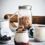 Brombeerkompott & Joghurt mit Granola