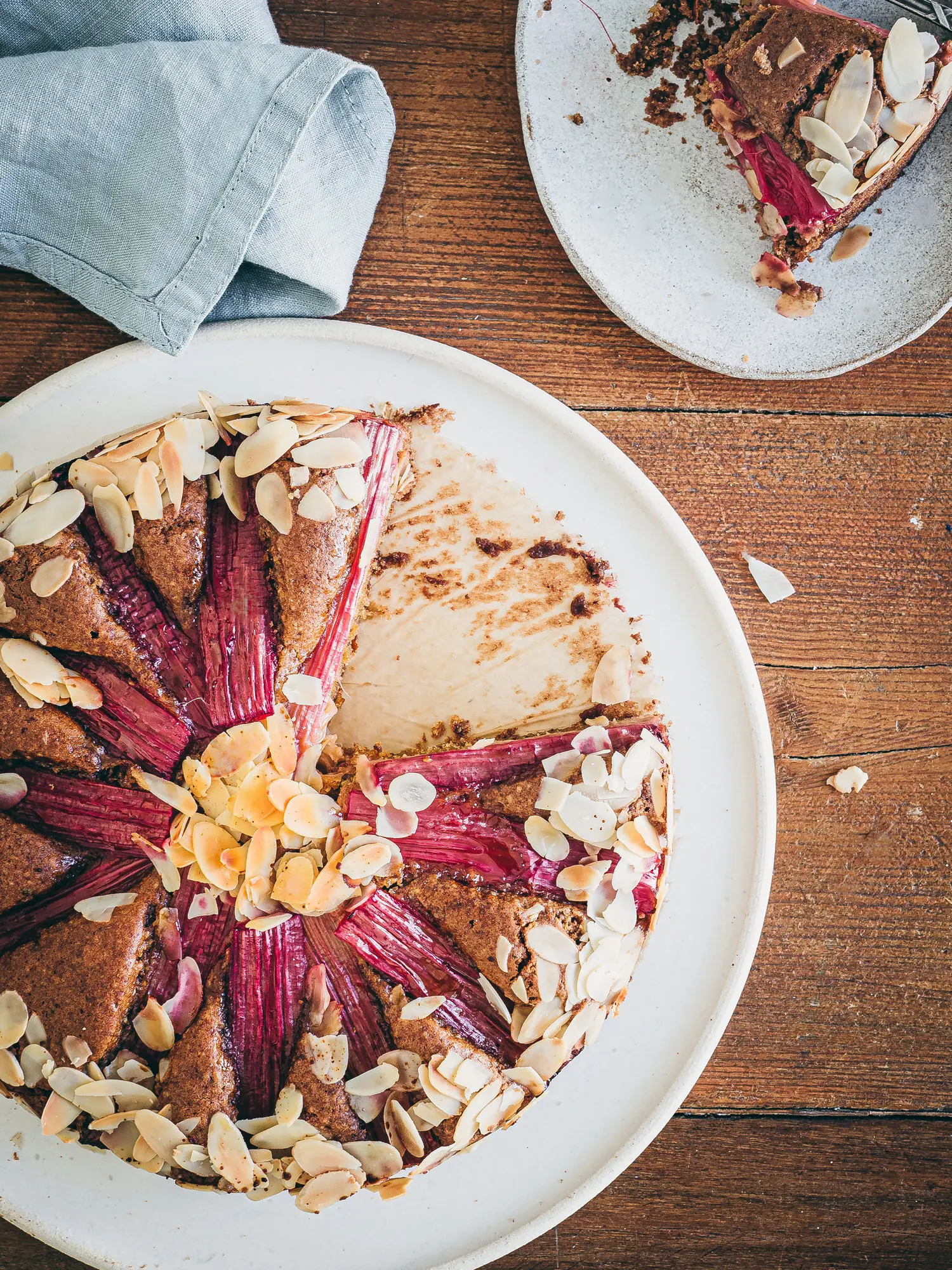 rhabarberkuchen vegan. Anschnitt von Oben