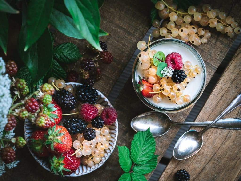 Cheesecake im Glas - No Bake Cheesecake mit Beeren