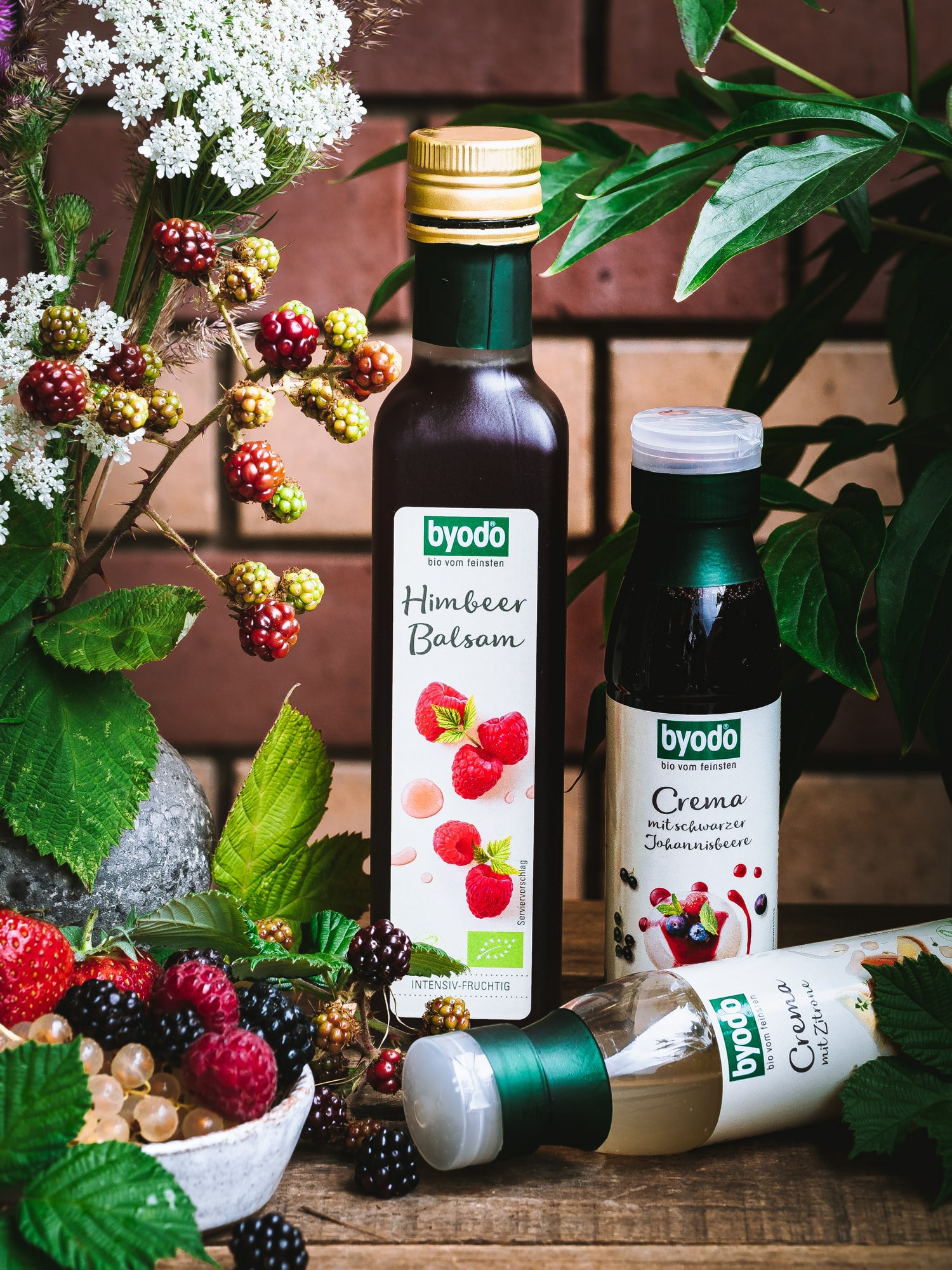 Cheesecake im Glas mit Beeren & Balsamico Cheesecake im Glas mit Beeren & Balsamico