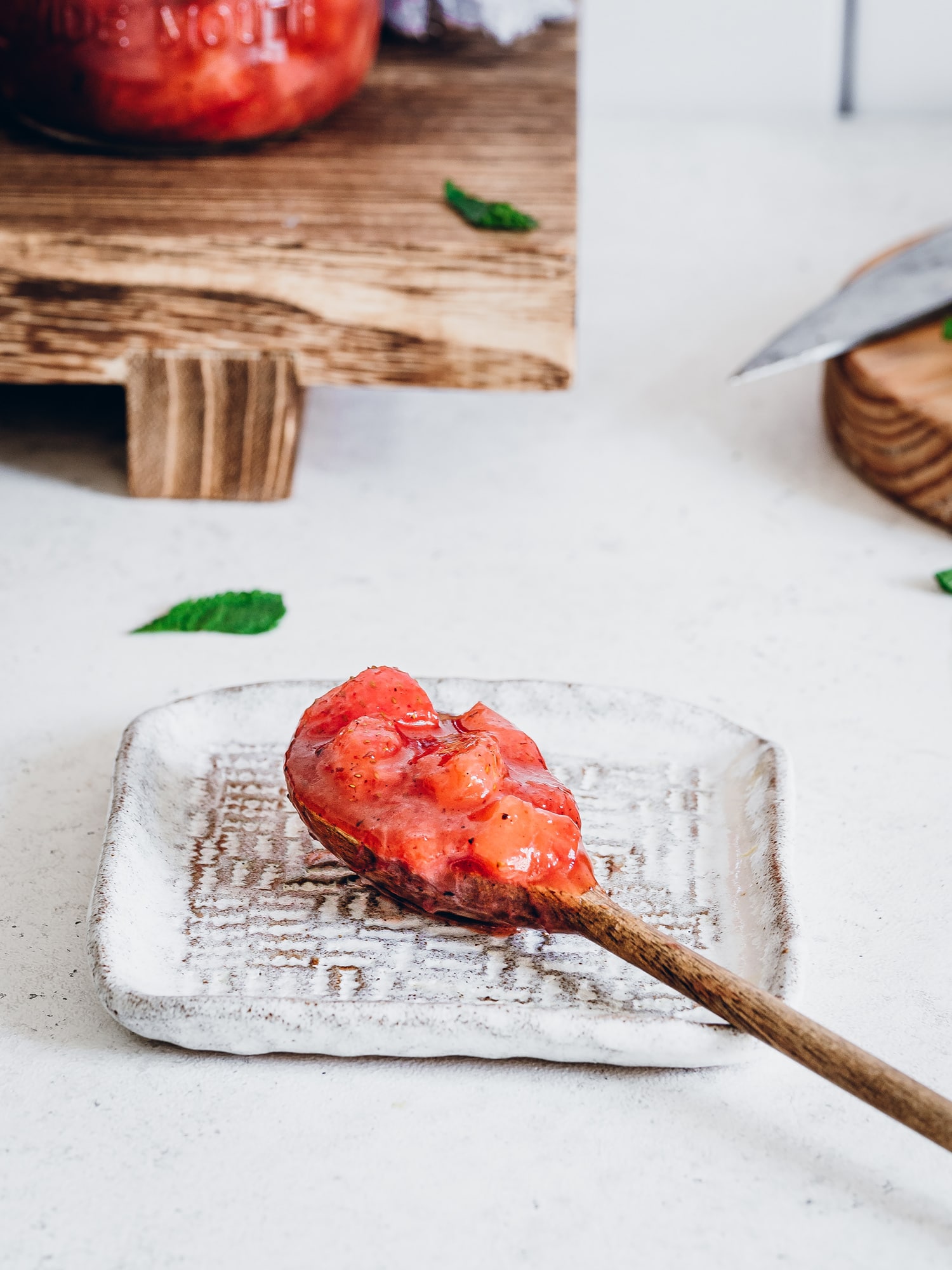 Löffel mit Erdbeerchutney