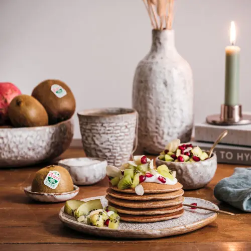 Gesundes Pancakes aus Buchweizen mit Zespri Kiwi Salat